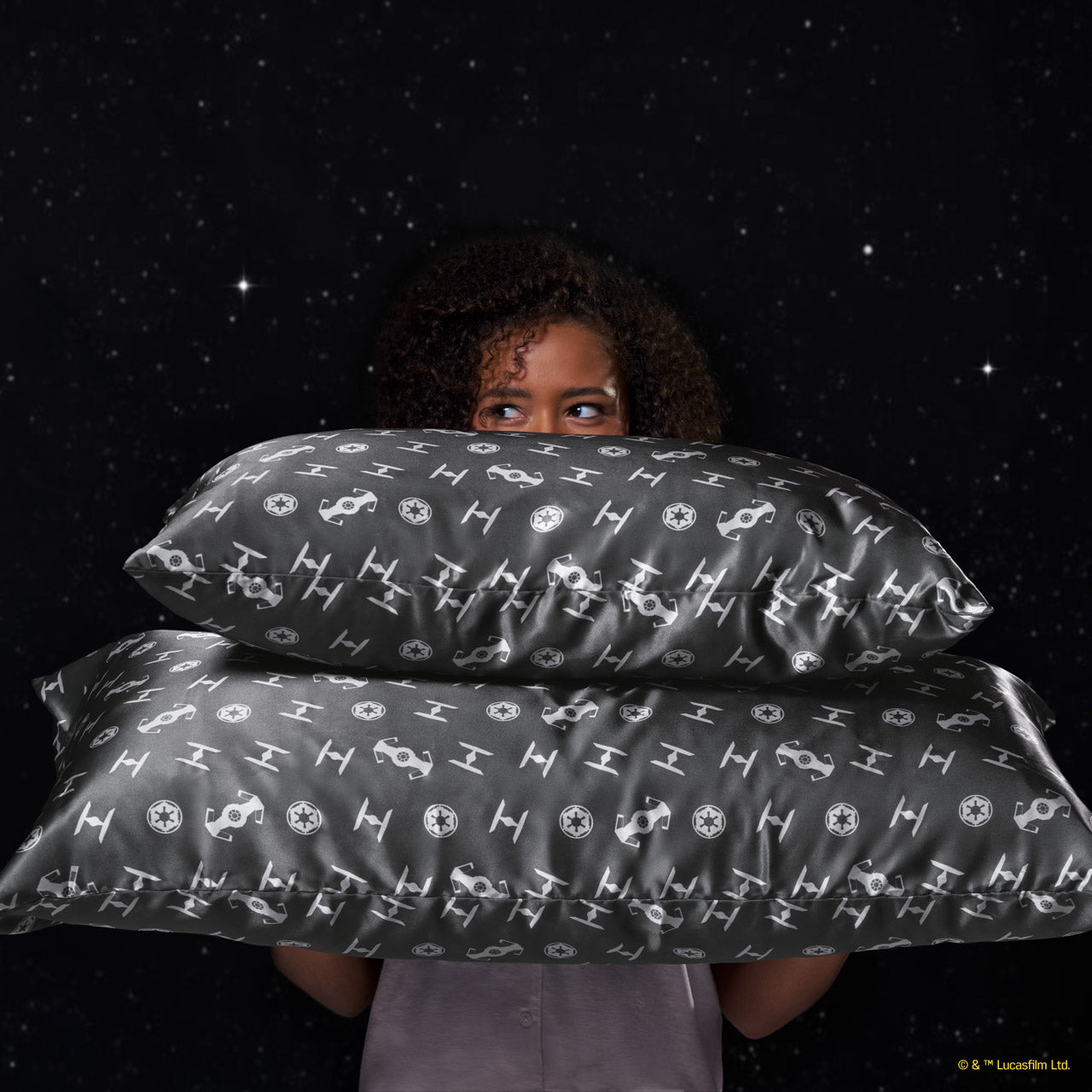 Star Wars™ & Kitsch Satin-Kissenbezug in Galaktisches Imperium