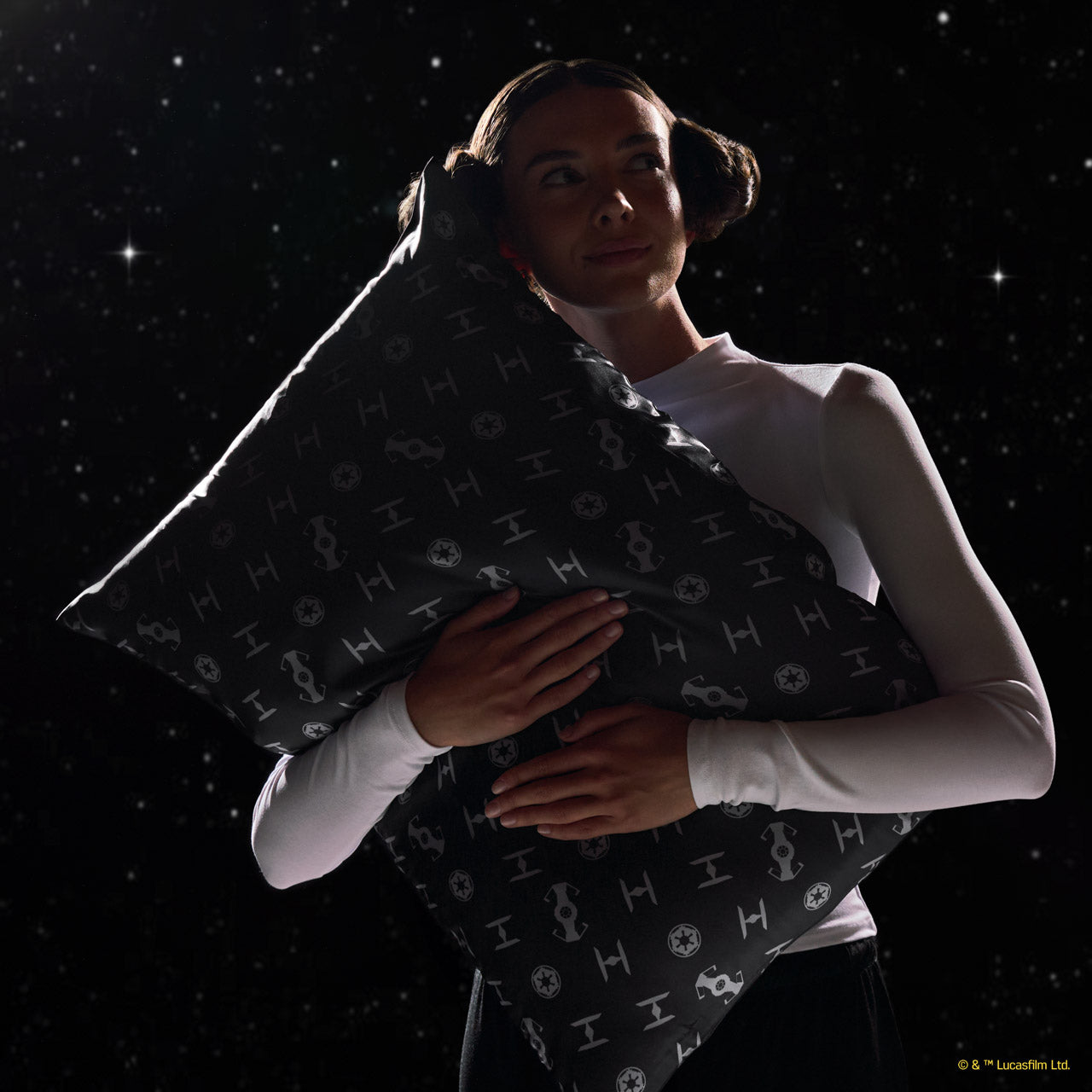 Star Wars™ & Kitsch Satin-Kissenbezug in Galaktisches Imperium