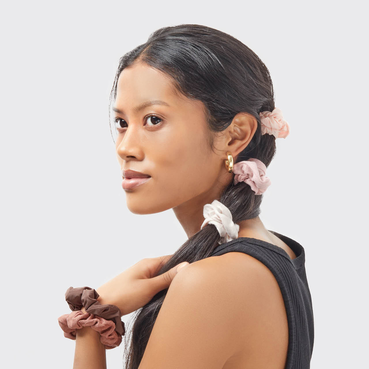 5er-Set Scrunchies mit verschiedenen Strukturen – Terrakotta
