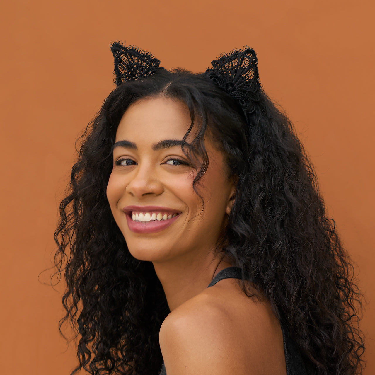 Fascia per capelli e maschera in pizzo di gatto nero