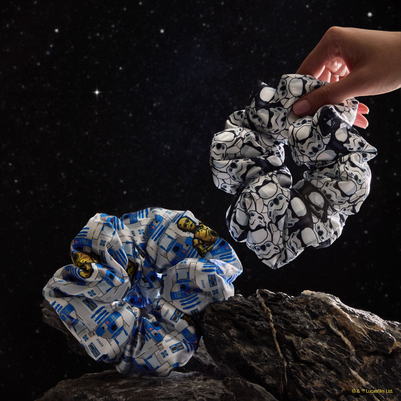 Star Wars™ & Kitsch Pillow Scrunchies® in raso - R2-D2 & Stormtroopers
